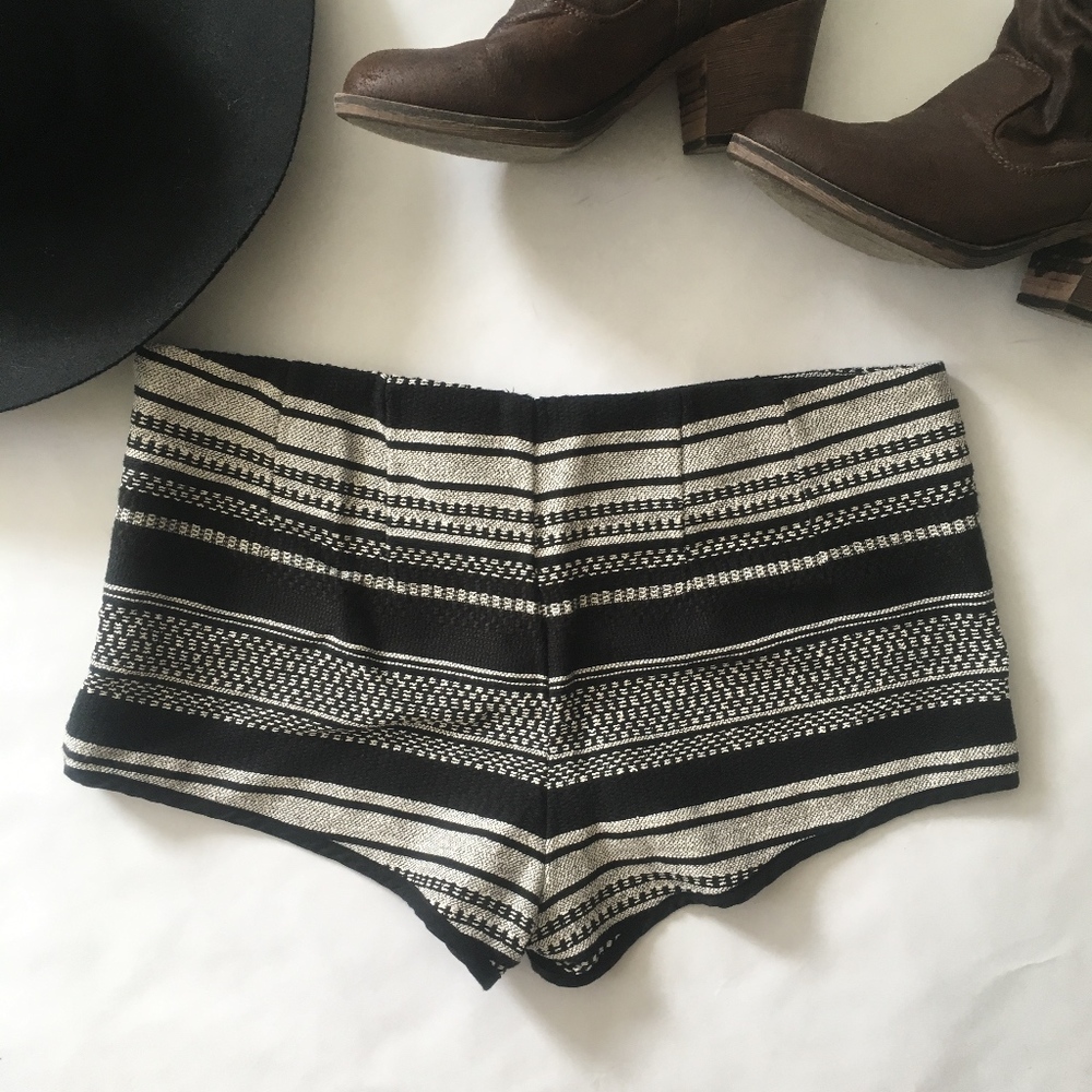 Free People Black white stripe pattern shorts B06 - Picture 4 of 4